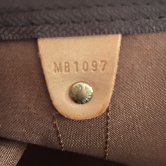 Authentic, EUC - Picture 11 of 11